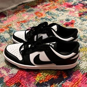 black and white (panda) nike dunks